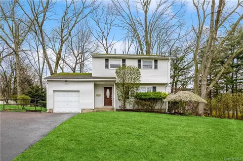 11 Crambrook Rd, Clarkstown, NY 10956
