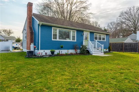 60 Carmen Dr, Poughkeepsie, NY 12603