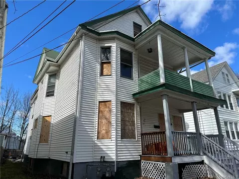 8 Hoffman Ave, Poughkeepsie, NY 12603