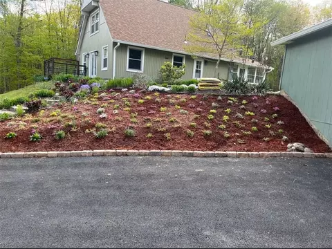 35 Neelytown Rd, Hamptonburgh, NY 10916