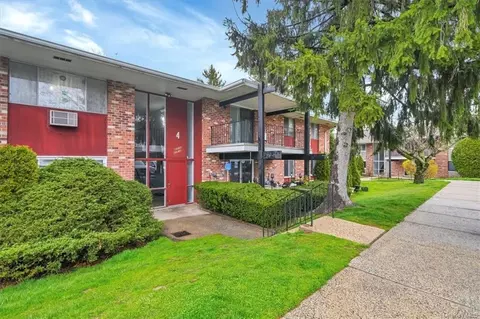 408 Old Country Rd #408, Greenburgh, NY 10523