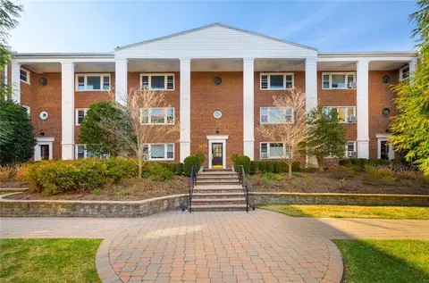 1829 Palmer Ave #2D, Larchmont, NY 10538