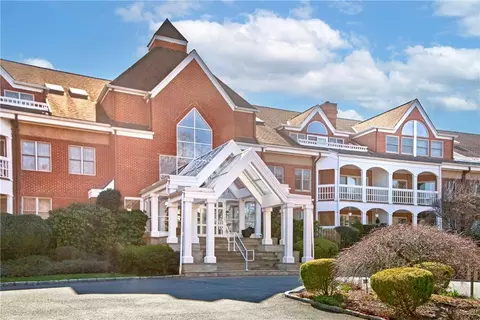 333 N State Road Ct #PH63, Briarcliff Manor, NY 10510