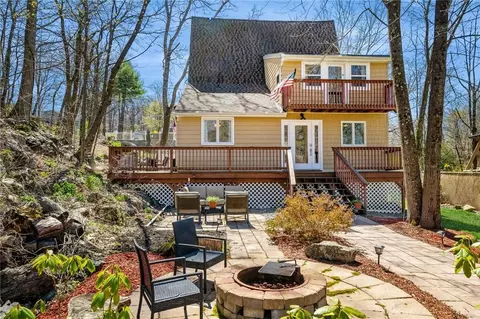 2 Fifth Rd, Greenwood Lake, NY 10925