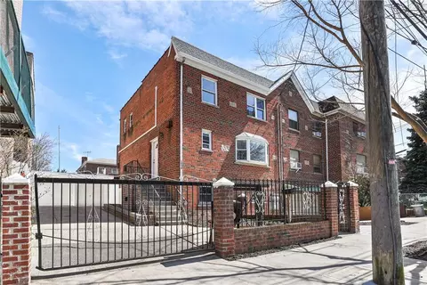 1528 Ericson Pl, New York, NY 10461