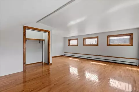 15 E Parmenter St, Newburgh, NY 12550
