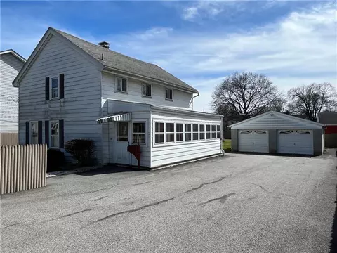 15 Delavergne Ave, Wappinger, NY 12590