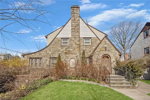 25 Locust Ave, Scarsdale, NY 10583