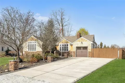 22 Honey Ln, Wappingers Falls, NY 12590