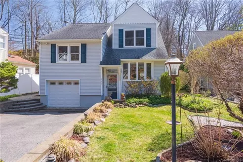 123 Manville Rd, Mount Pleasant, NY 10570