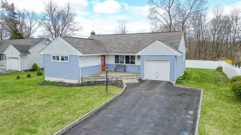 42 Honey Ln, Wappingers Falls, NY 12590
