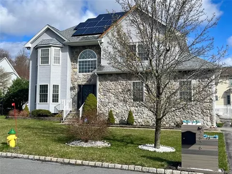 2626 Liberty Rdg, New Windsor, NY 12553