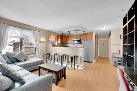 166 Pearsall Dr #6B, Mount Vernon, NY 10552