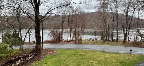 44 Seven Hills Lake Dr, Carmel, NY 10512