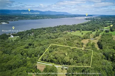 99 Russell Ave, Rhinebeck, NY 12574