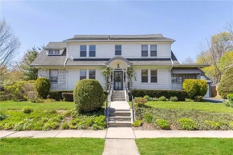 4 Risley Pl, New Rochelle, NY 10801