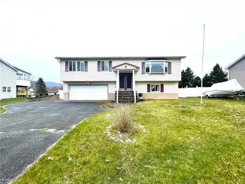 211 Dairy Ln, New Windsor, NY 12553