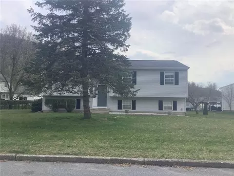 1 Grant Dr, Monroe, NY 10950