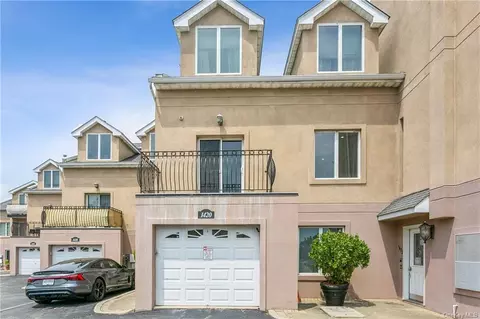 1420 Outlook Ave #3, Bronx, NY 10465