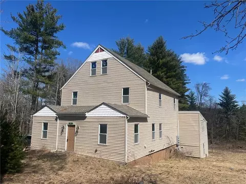 2 Synagogue Rd, Greenfield Park, NY 12435