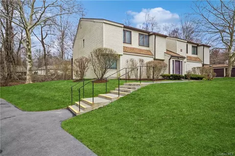 53 Jefferson Oval #C, Yorktown, NY 10598