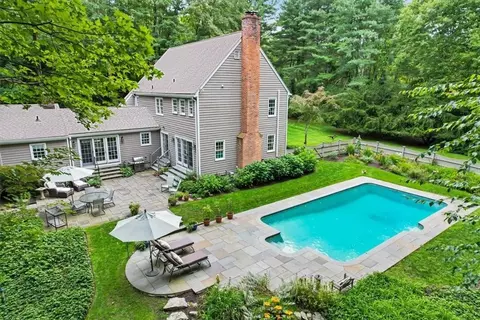 5 Light Horse Ln, Pound Ridge, NY 10576