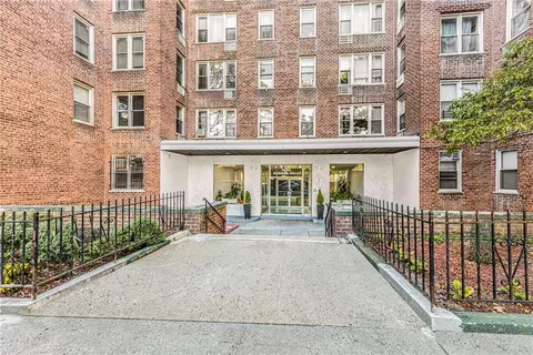 2385 Barker Ave #4J, New York, NY 10467