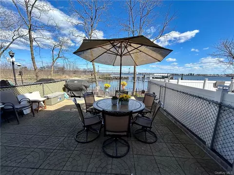 40 Heron Ln #401, Bronx, NY 10473