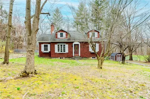 10 Husky Hill Rd, Poughkeepsie, NY 12601
