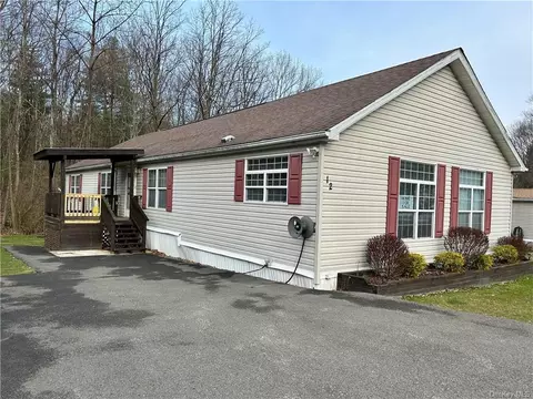 12 Forest Dr, Port Ewen, NY 12466