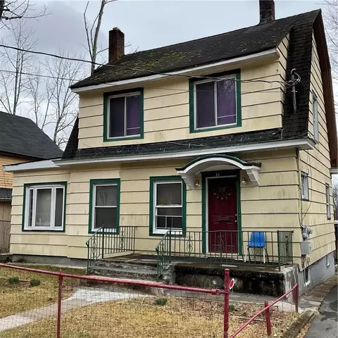 83 High St, Thompson, NY 12701