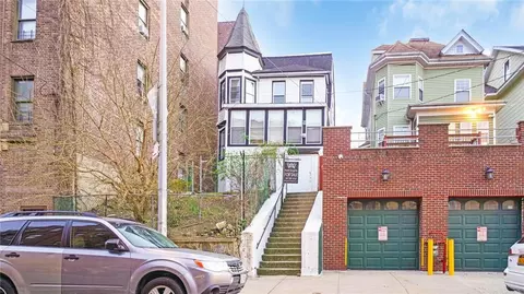 156 W 228th St, New York, NY 10463