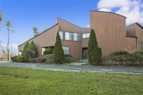 7 Harrows Ln, Harrison, NY 10577