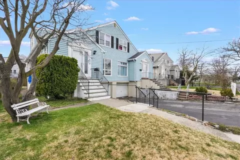 9 Ronalds Ln, New Rochelle, NY 10801