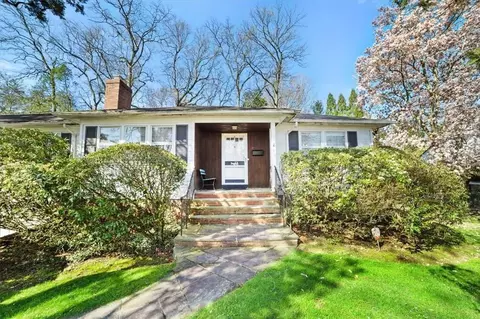 19 Midchester Ave, White Plains, NY 10606