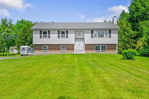 7 Joan Ln, Wappinger, NY 12590