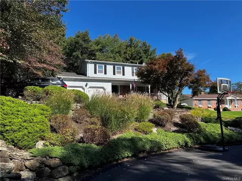 3 Brainerd Dr, Stony Point, NY 10980