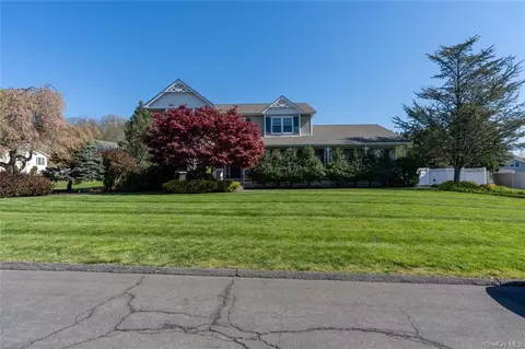 1 Michael Ct #1, Stony Point, NY 10980