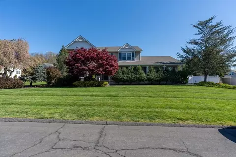 1 Michael Ct #1, Stony Point, NY 10980