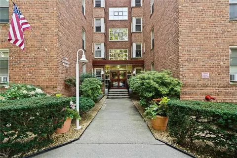 2 Louisiana Ave #2D, Bronxville, NY 10708