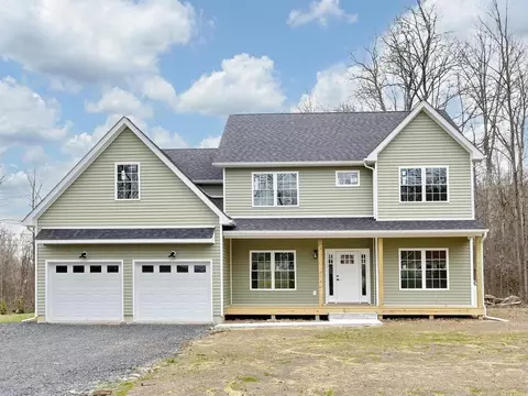 5 Raaby Ln, Newburgh, NY 12550