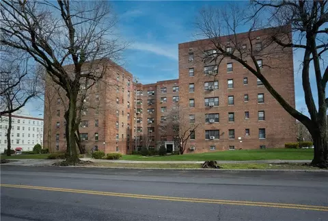 465 E Lincoln Ave #421, Mount Vernon, NY 10552
