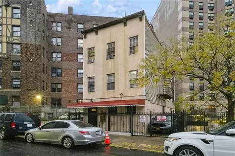 118 Rockwood St, New York, NY 10452