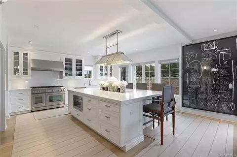 1 Primrose Ln, Rye, NY 10573