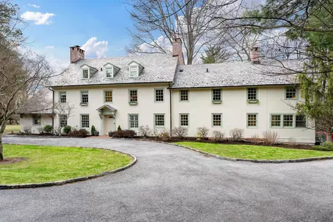 3 El Retiro Ln, Greenburgh, NY 10533