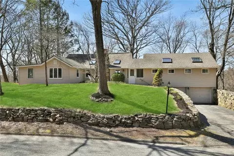 38 Boutonville Rd, Lewisboro, NY 10590