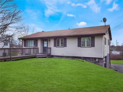 25 Holiday Park, Newburgh, NY 12550