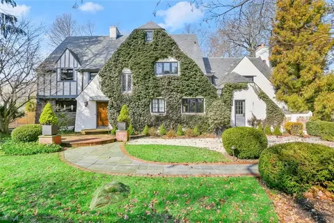 84 Meadow Rd, Out Of Area, CT 06878