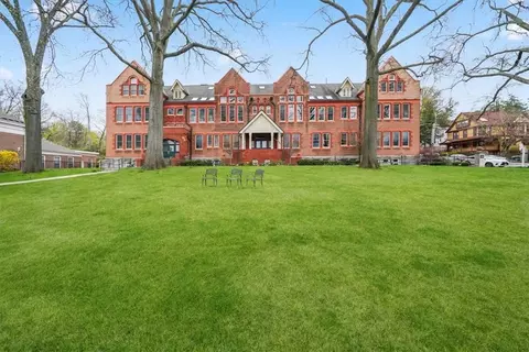 18 N Broadway #302, Greenburgh, NY 10591
