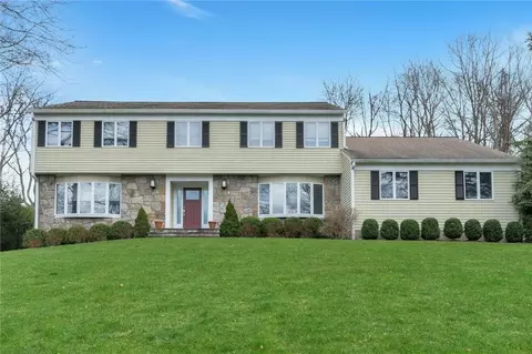 3 Northview Ct, Mount Pleasant, NY 10570